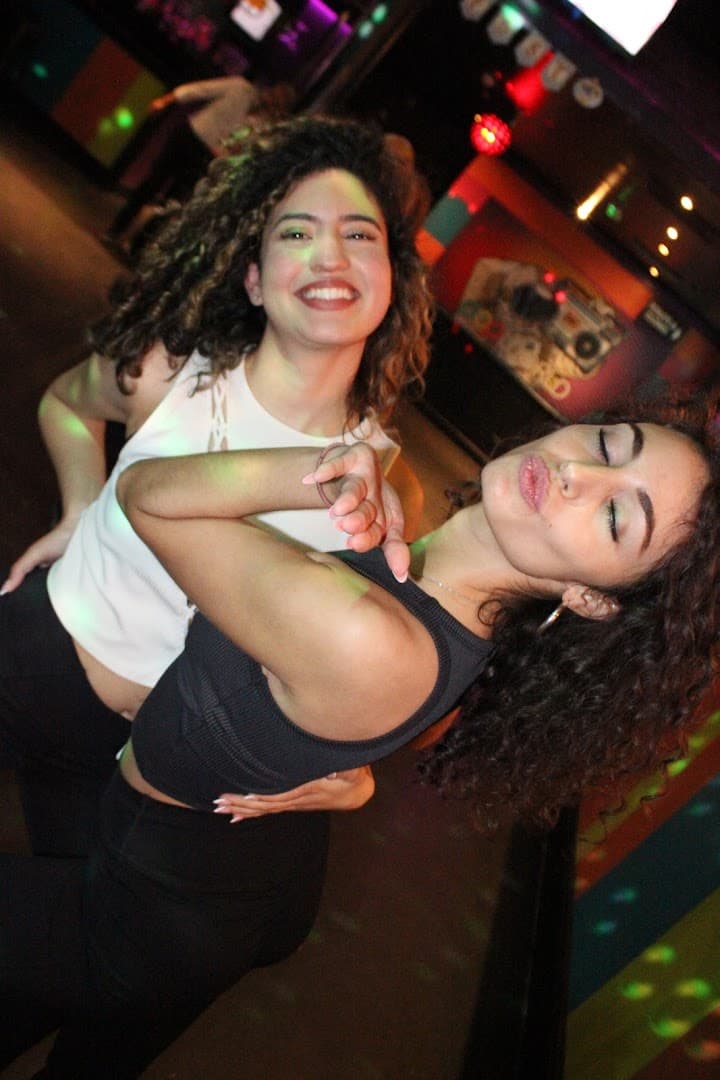 Mundo Latino UK / Salsa and Bachata Dance School.