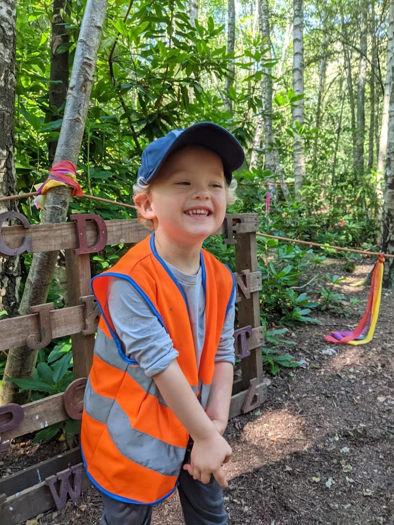 Outdoor Owls Guildford Nursery - Forest School Nursery & Holiday Camps 9