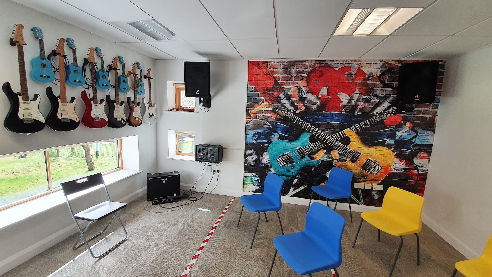 The Music Works - Drums, Piano, Guitar, Keyboard, Ukulele & Singing Lessons 3