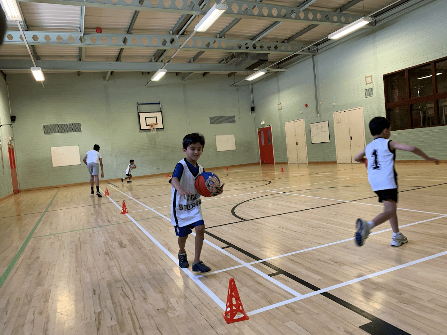 Bee Sports, Kids basketball coaching club 3