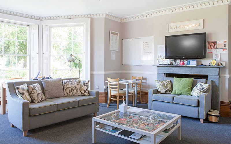 Life Works: Alcohol rehab & drug detox - Surrey 4