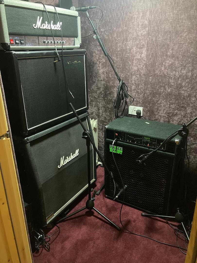 Dark Cherry Guitar Studio 9