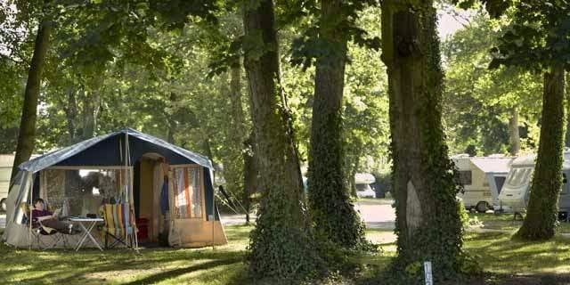 Chertsey Camping and Caravanning Club Site 3