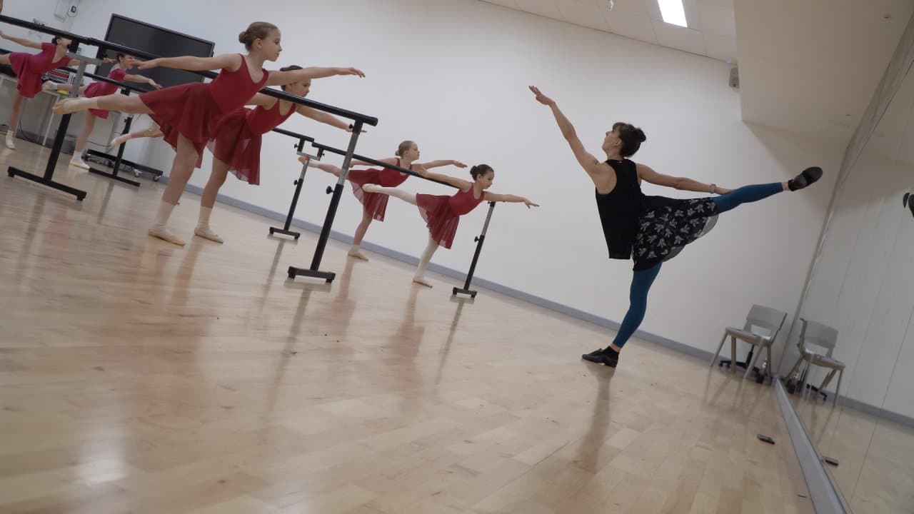 Reigate School of Ballet and Commercial Dance - Dance & Musical Theatre classes Reigate 5