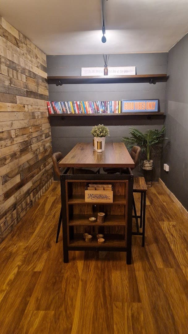 VICTORIAS Sandwich Bar 2