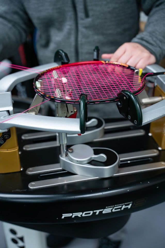Badminton professional stringing service 3